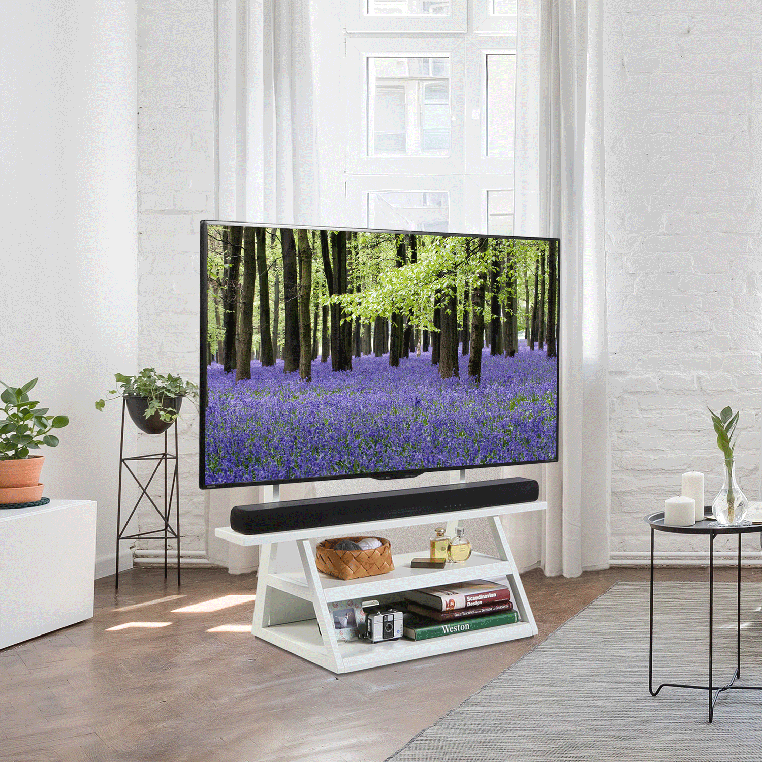 WALL INTERIOR TVSTAND M1 CASTER