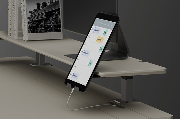 スマホ・タブレットを設置したまま充電可能
