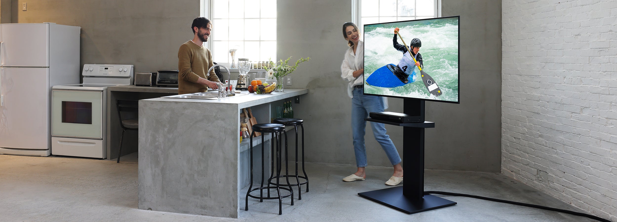 WALL INTERIOR TVSTAND V2 CASTER